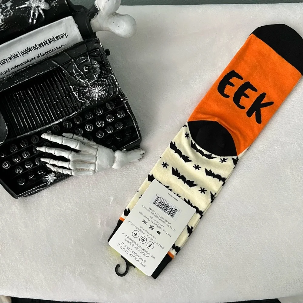 NWT Woven Pear Bat Halloween Socks M